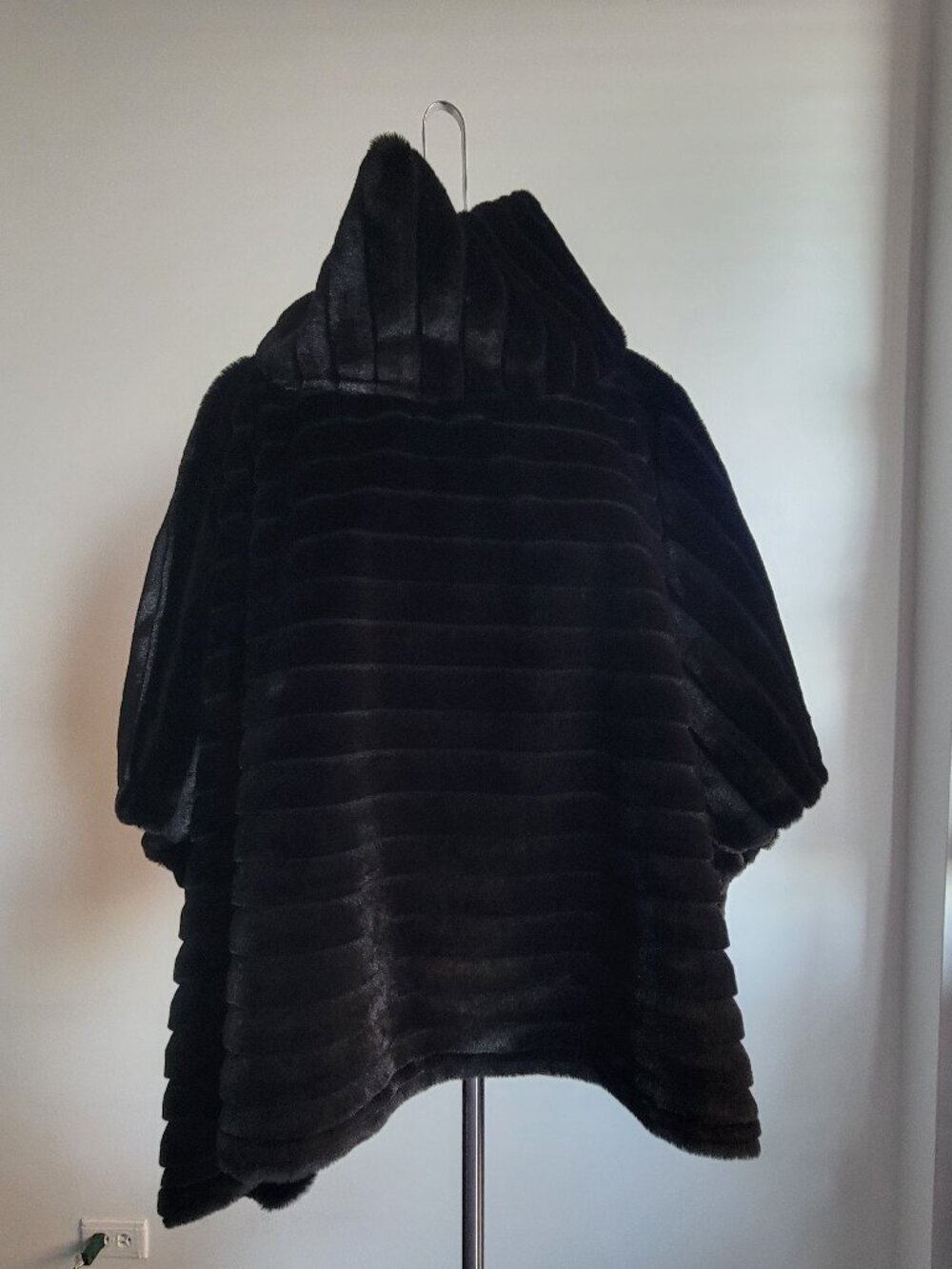 Vintage Concept Luxury Faux Fur Coat / Poncho – Jet Black – Medium – NWT